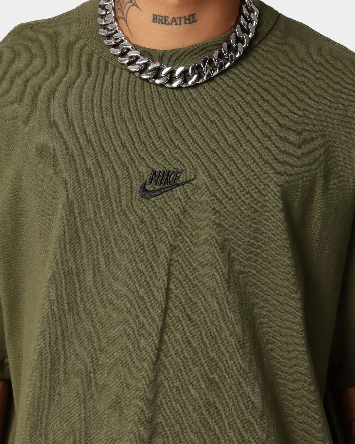 Nike Sportswear Premium Essential T-Shirt Rough Green