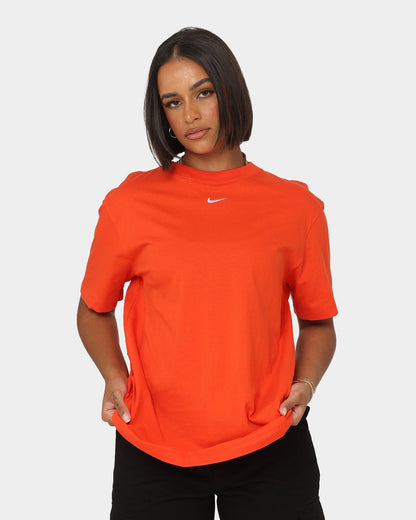 Nike Women's Nike Sportswear Essential T-Shirt Picante Red