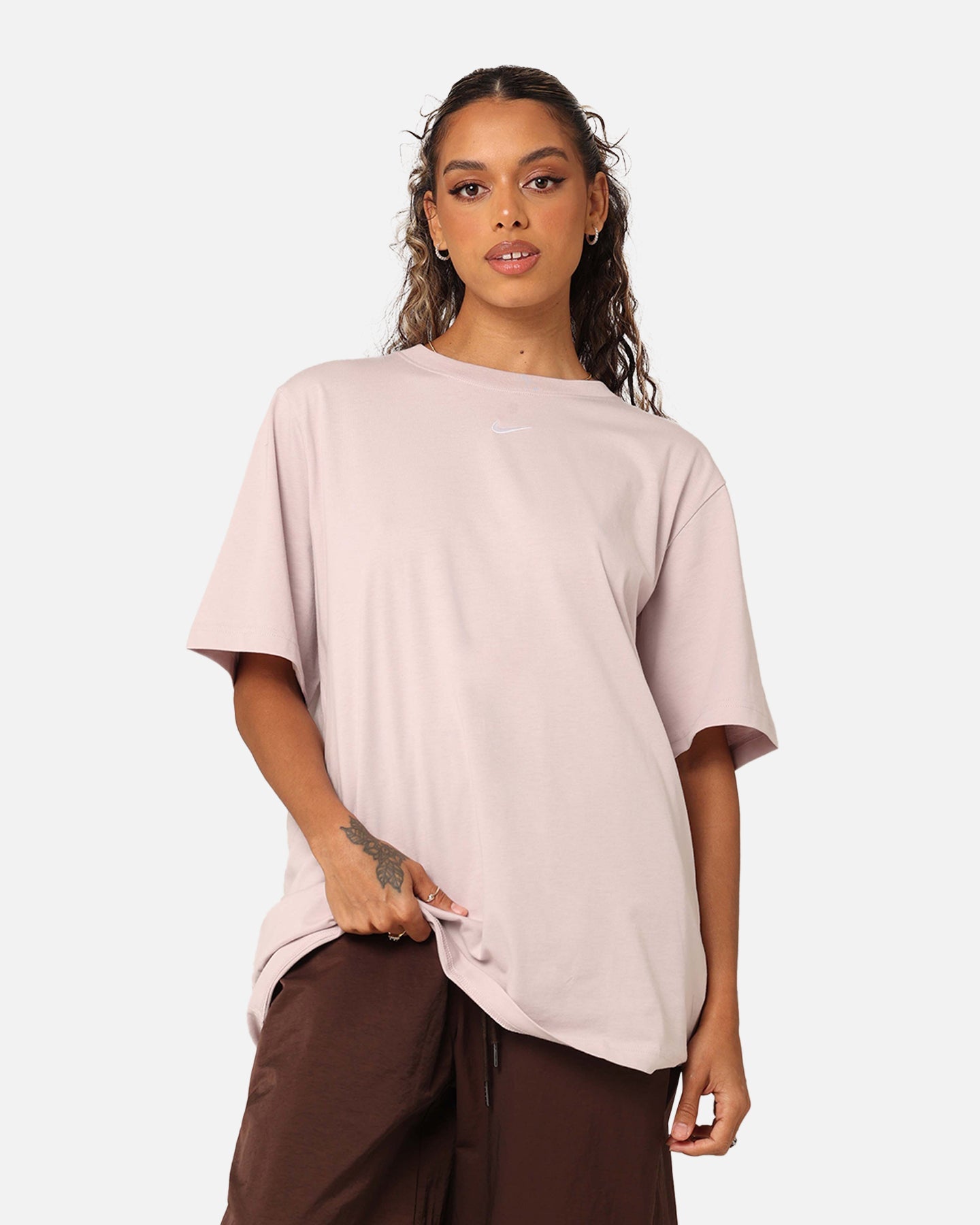 Nike Women's Sportswear Essential Boyfriend T-Shirt Light Orewood Brown/Sail